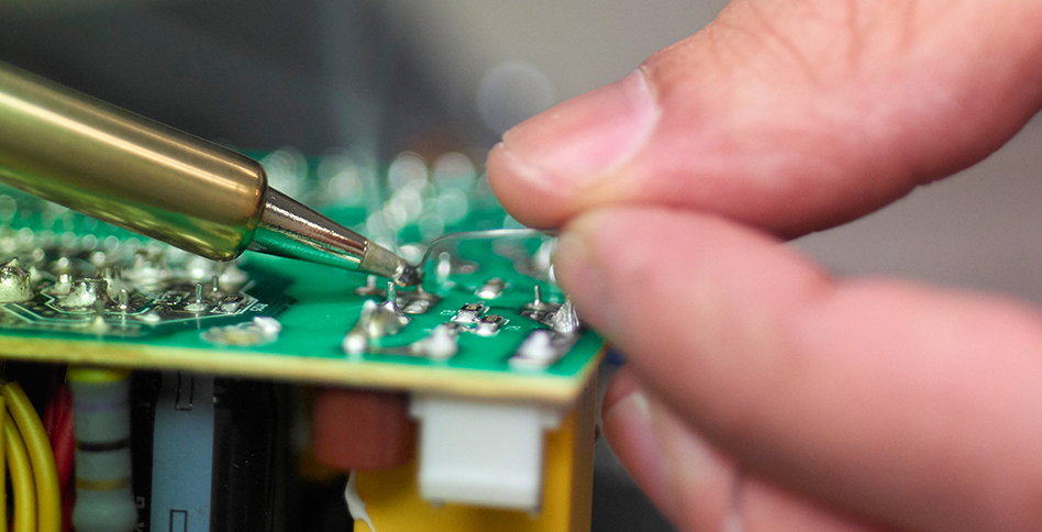 Fingers soldering circuit board